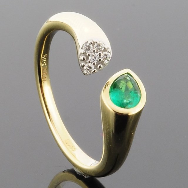 RASK wm160622019 2 stens ring 14K guld 585 Diamanter 0.03ct. og Smarag