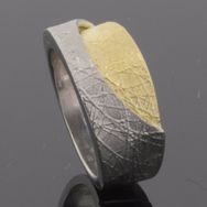 17 - 746367019 Ring 5,8-10mm, struktur, delvis forgyldt sølv