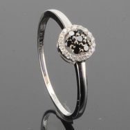 RASK wm158912019 Cluster ring 6,5mm, 14K hvidguld 585, Sorte Diamanter