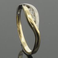 RASK wm675707019 Three stone ring 9K bicolor guld 375 Zirkonia cz