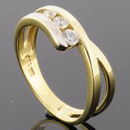 RASK wm675988019 Three stone ring 9K guld 375 Zirkonia cz